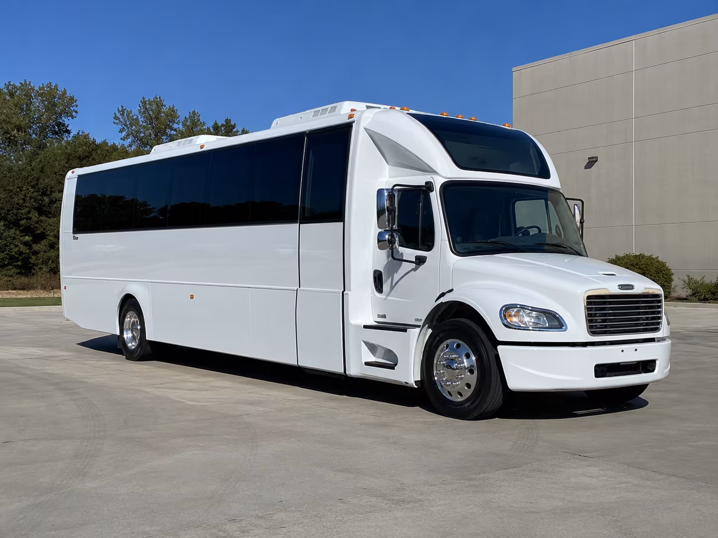 naples 28 passenger party bus