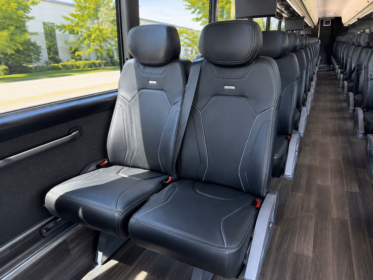 naplescharterbuscompany com makes it possible to compare every option and book with confidence